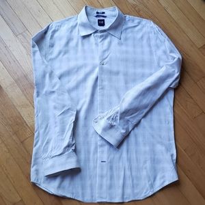 Men's Gap dress shirt in great condition.